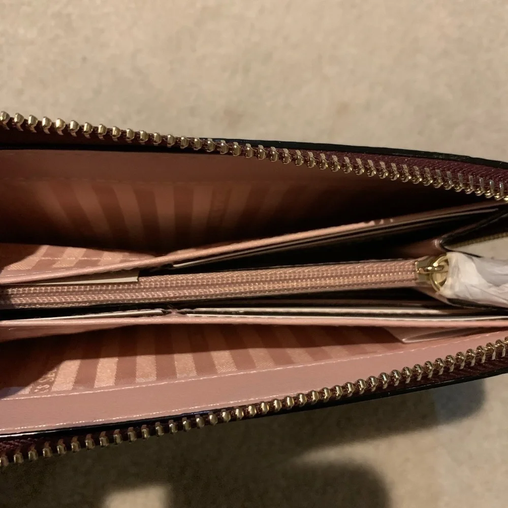 Nwt VICTORIA'S SECRET The Victoria Wallet - Picture 2 of 6